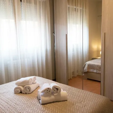 公寓 Acque Del Garda 西尔米奥奈